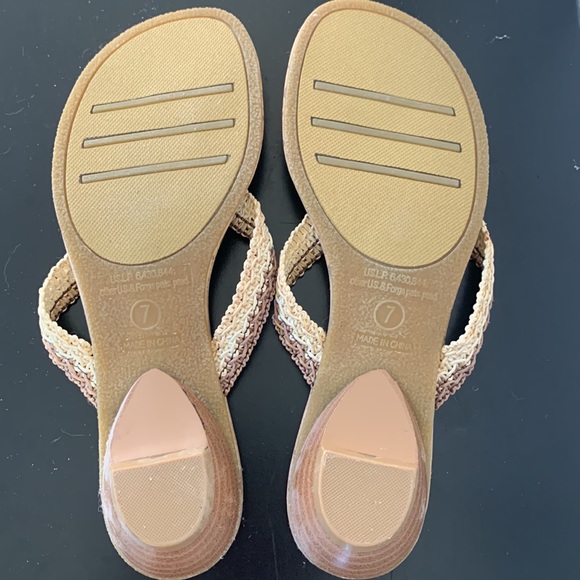 Limited Too Women’s Sandals. Size 7 - Picture 6 of 6